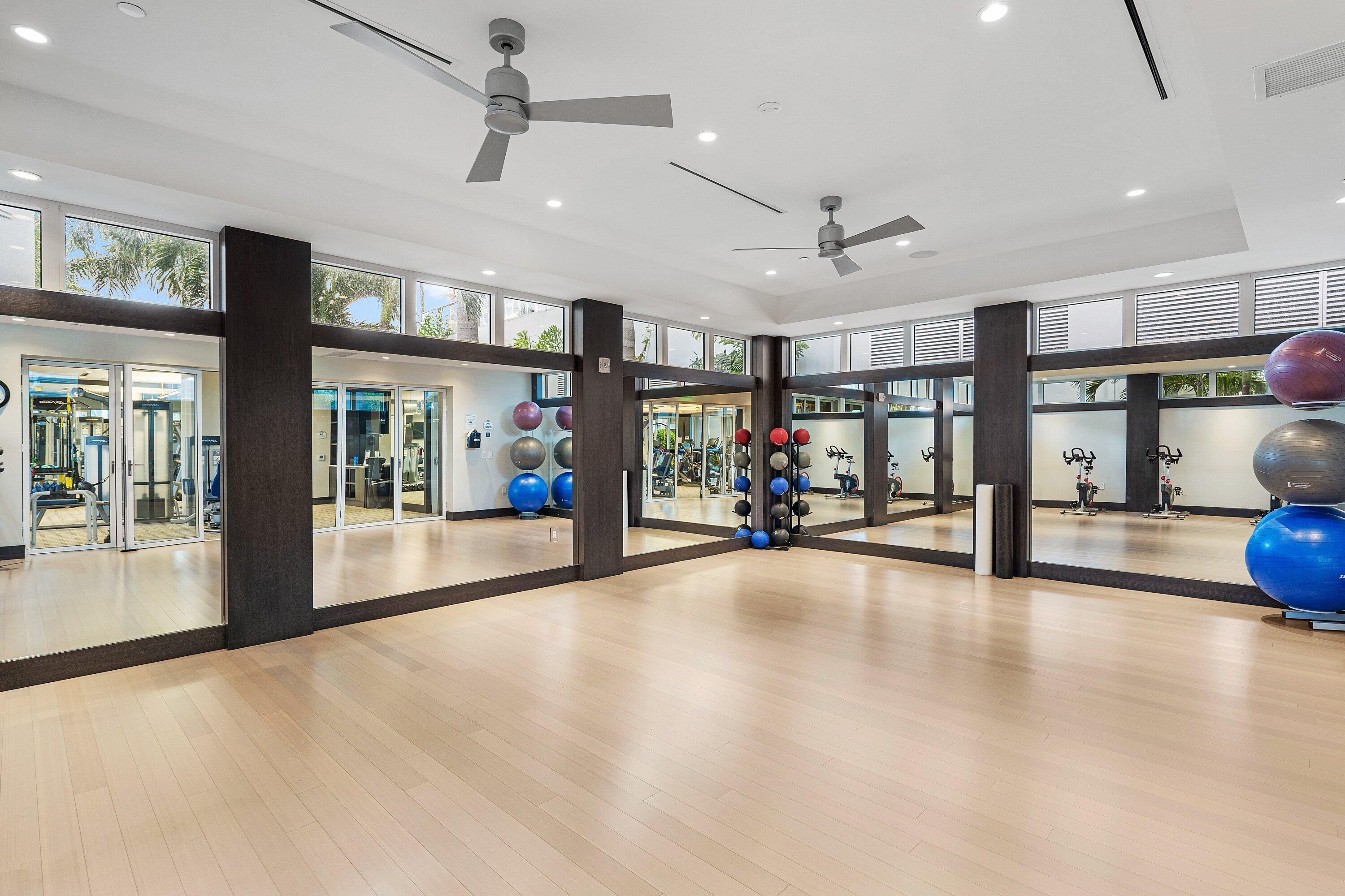 WATER CLUB - Residential