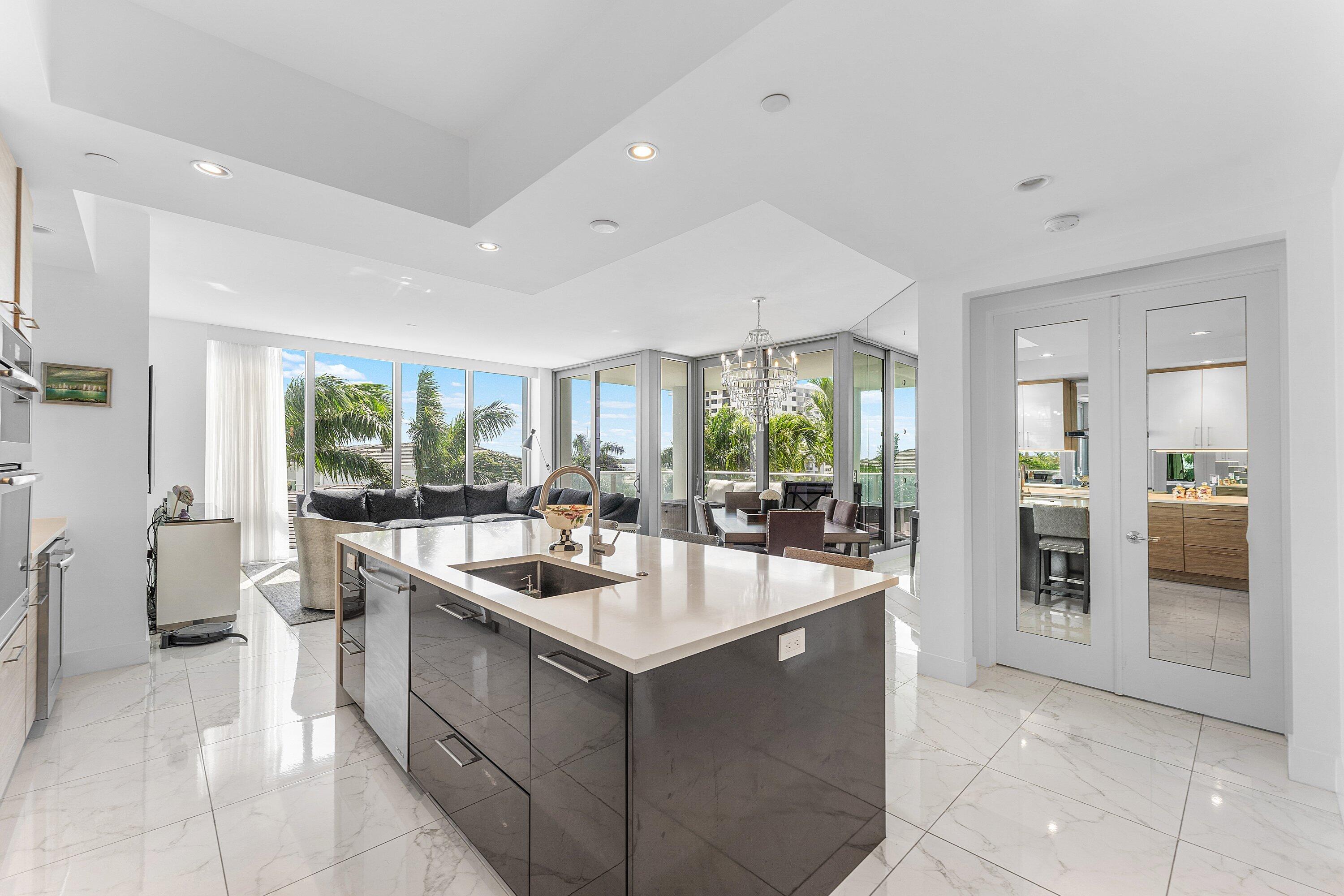 WATER CLUB - Residential