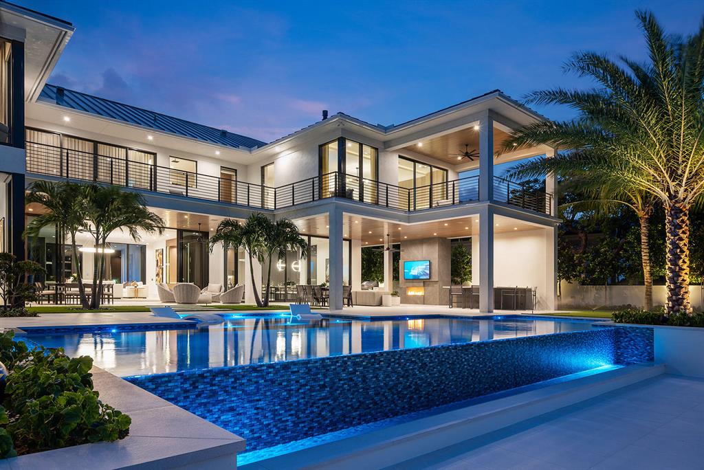 ROYAL PALM YACHT & COUNTRY CLUB - Residential