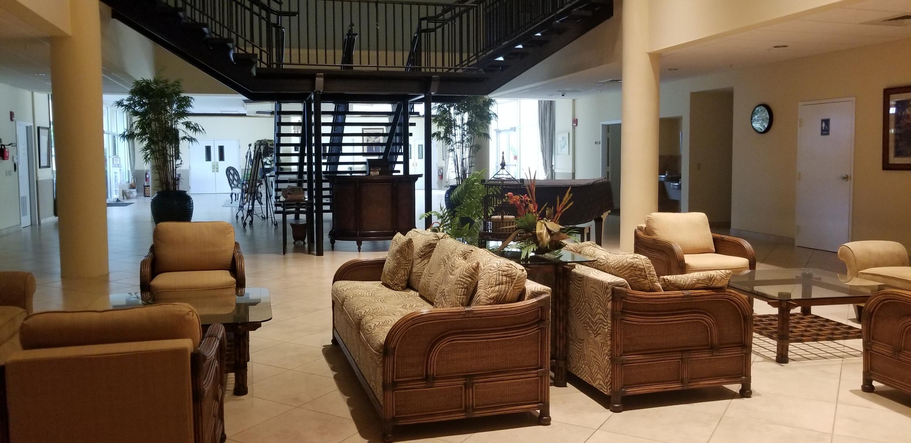 VILLAGE ROYALE ON THE GREEN CONDO - Residential Lease