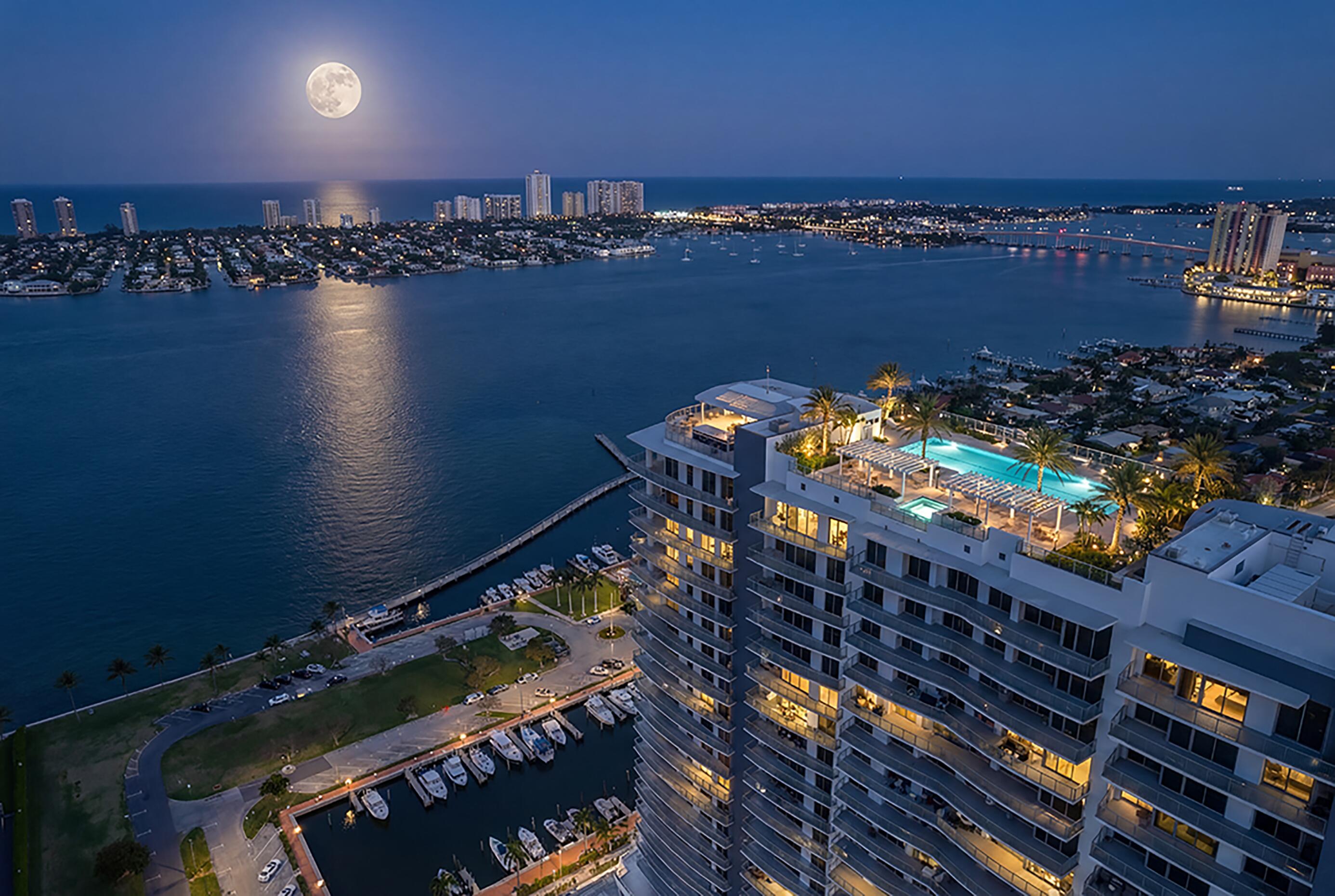 NAUTILUS 220 CONDOMINIUM - Residential