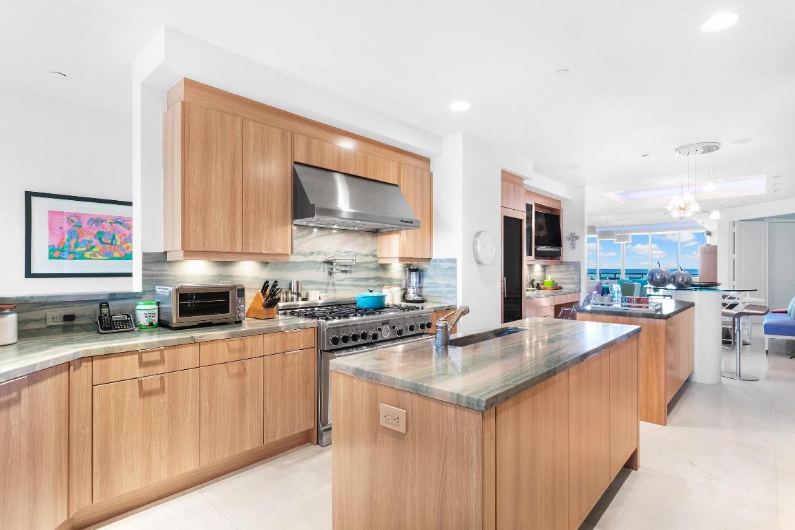 BELLARIA CONDO - Residential