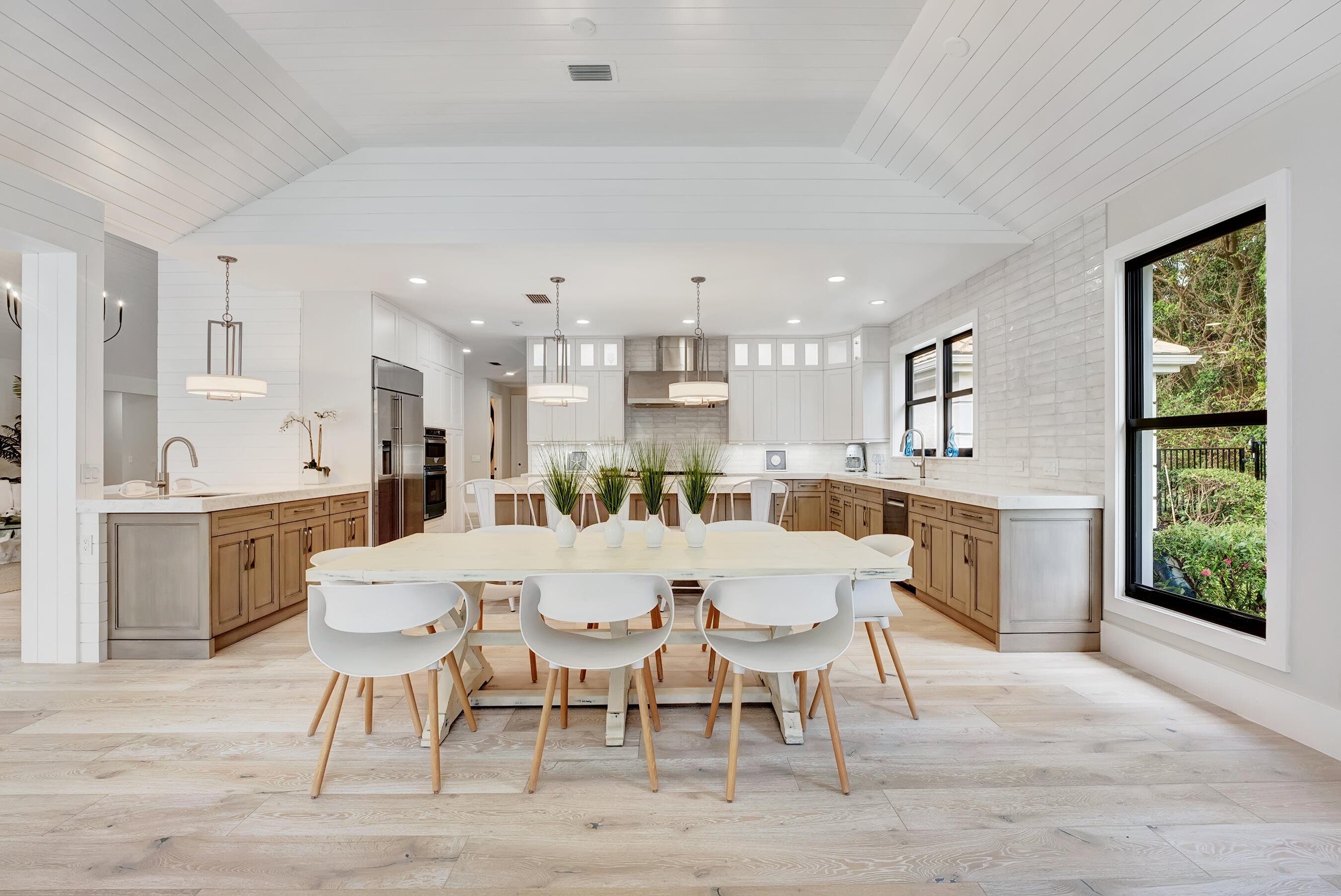 JUPITER HILLS VILLAGE - Residential
