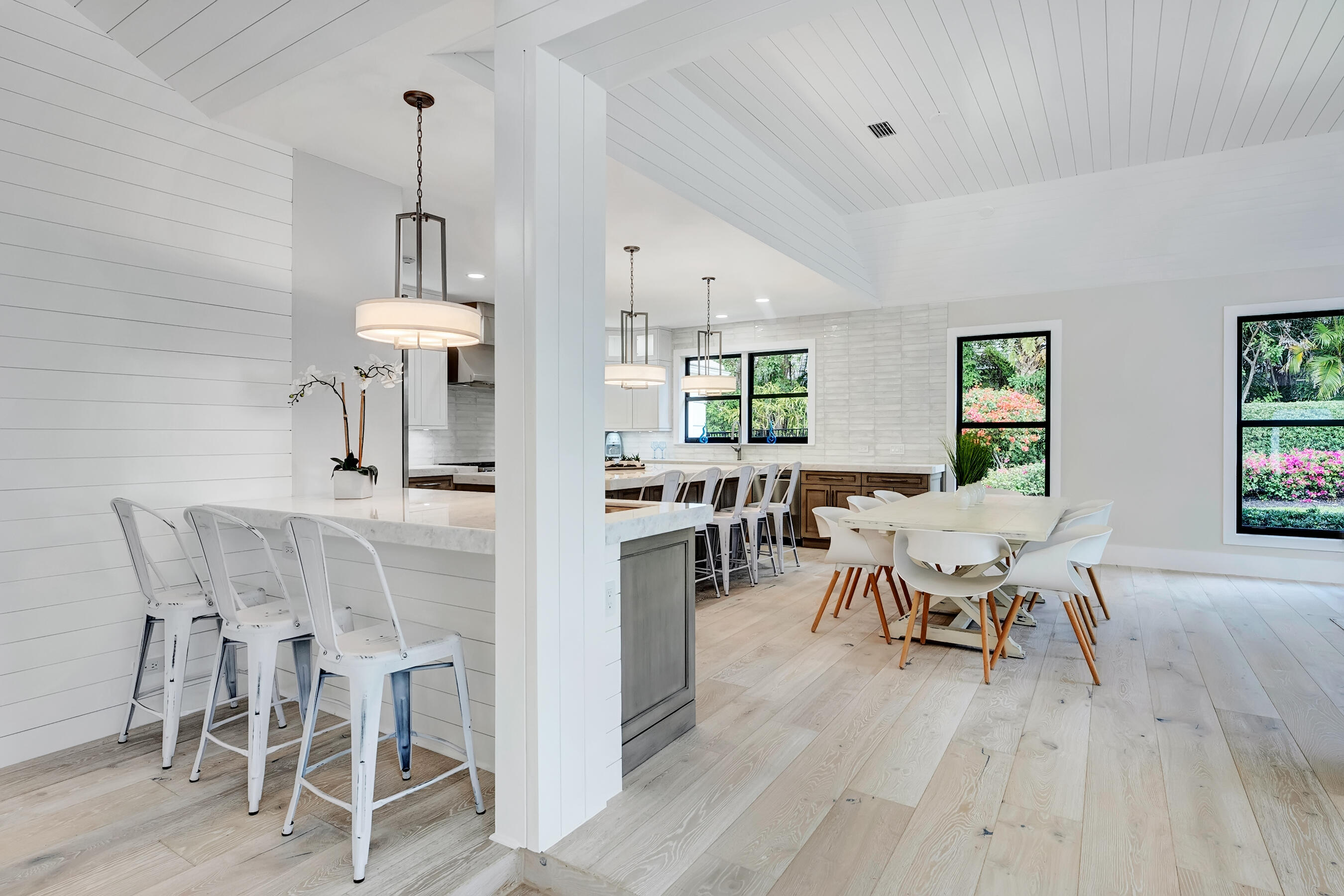 JUPITER HILLS VILLAGE - Residential