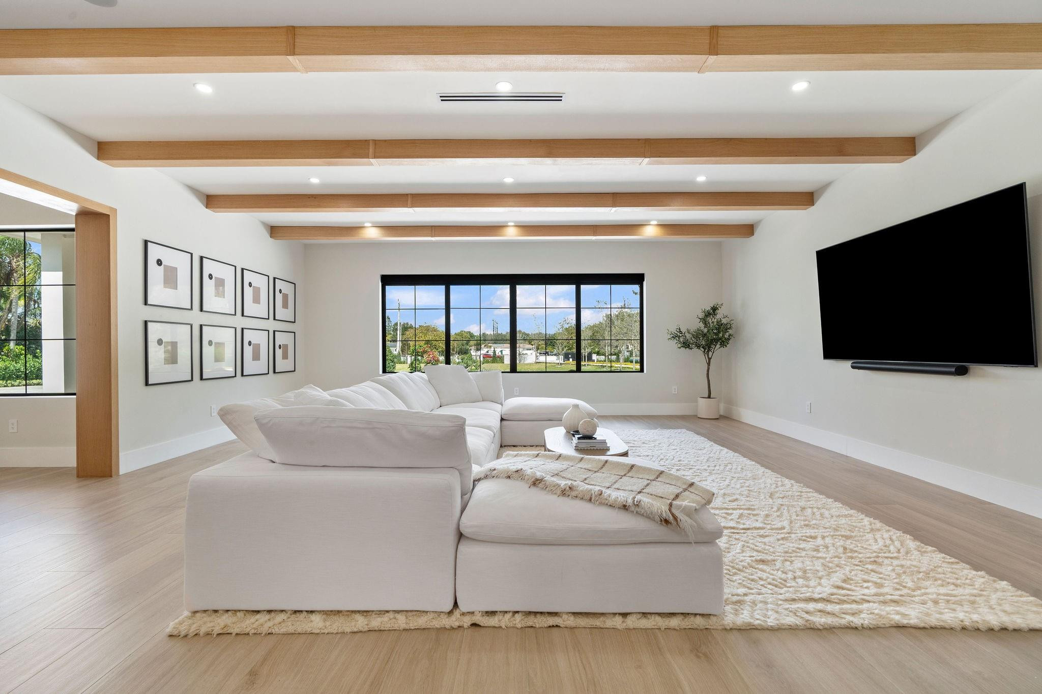 SUNSHINE RANCHES - Residential