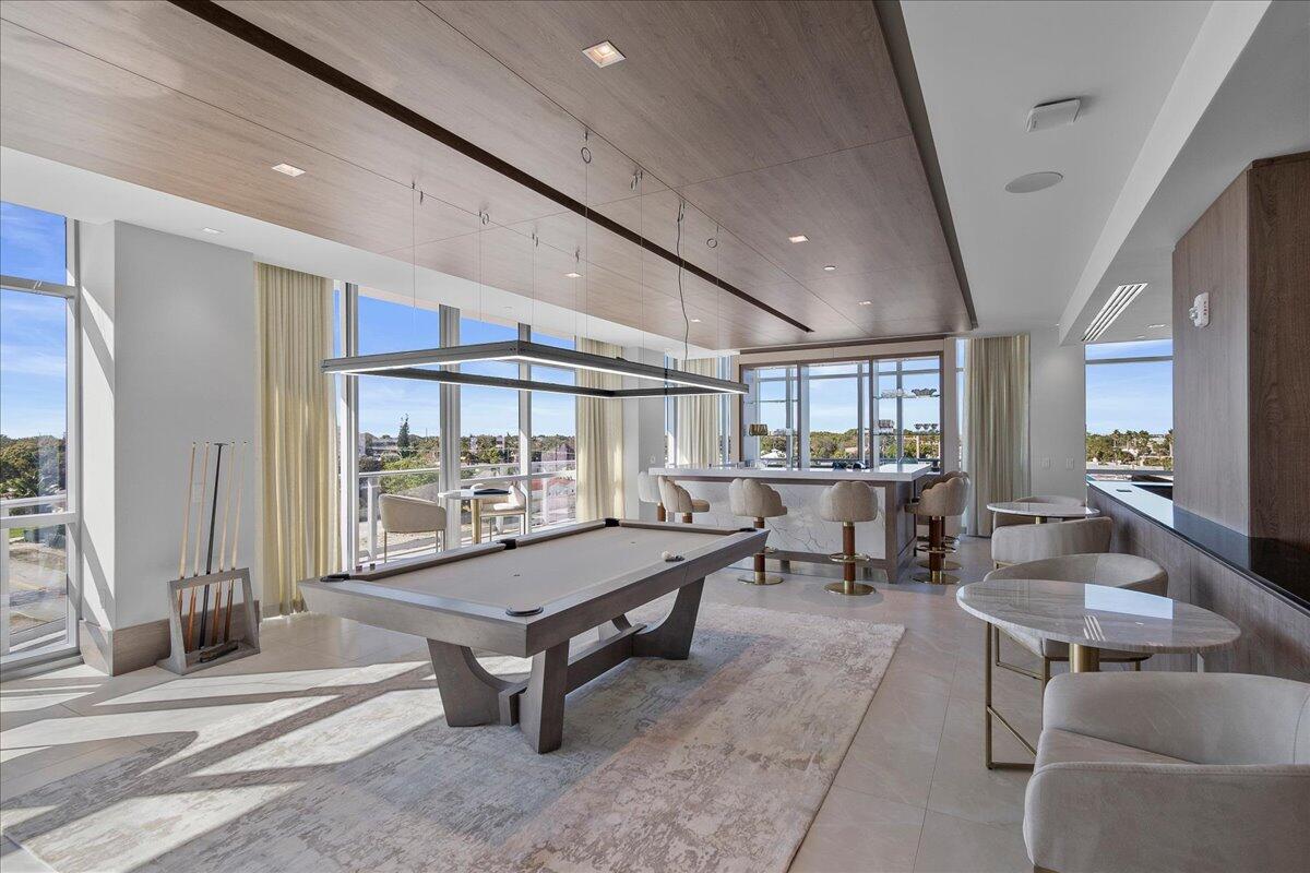 NAUTILUS 220 CONDOMINIUM - Residential