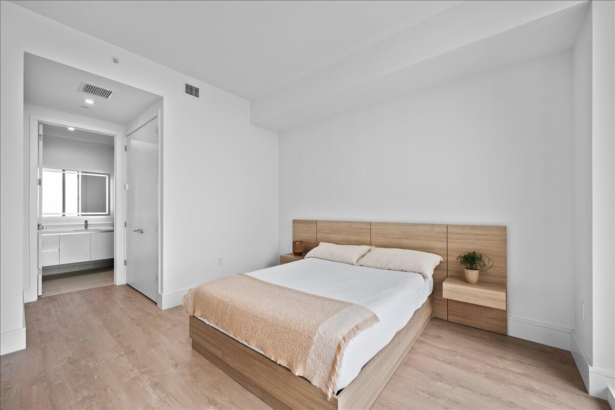 NAUTILUS 220 CONDOMINIUM - Residential