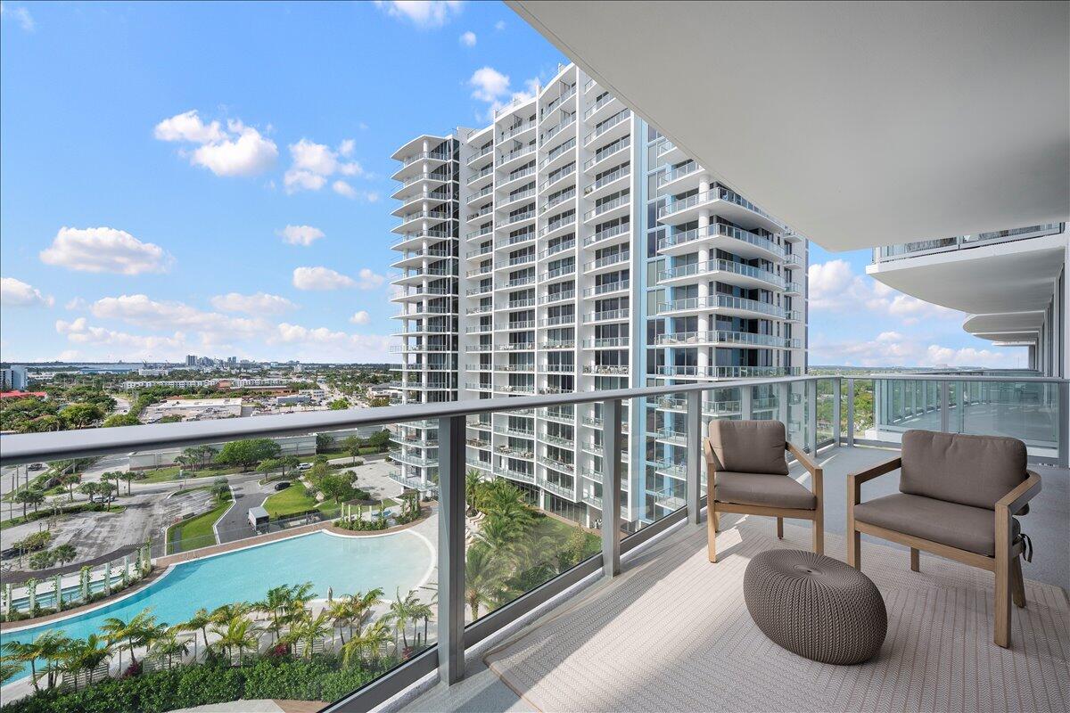 NAUTILUS 220 CONDOMINIUM - Residential
