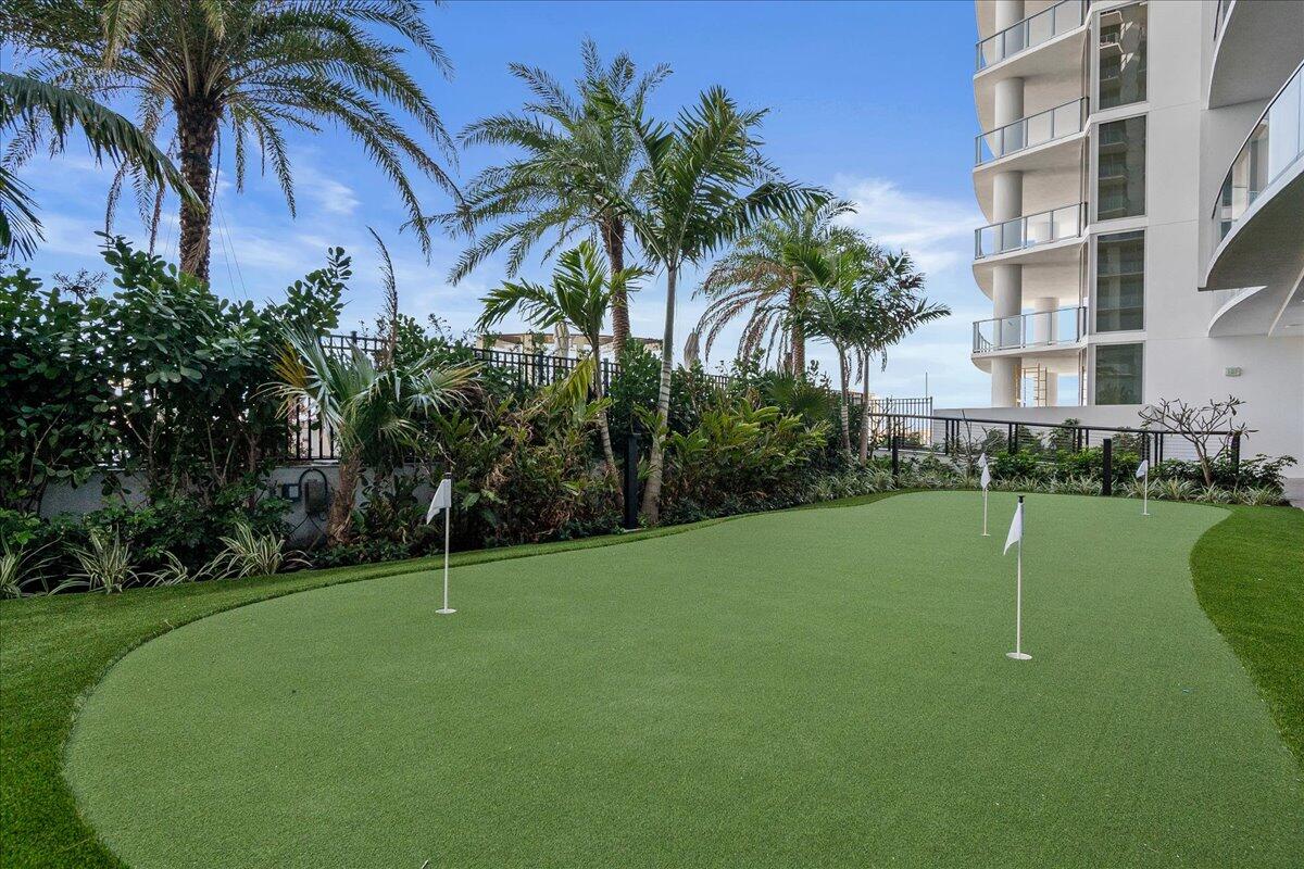 NAUTILUS 220 CONDOMINIUM - Residential