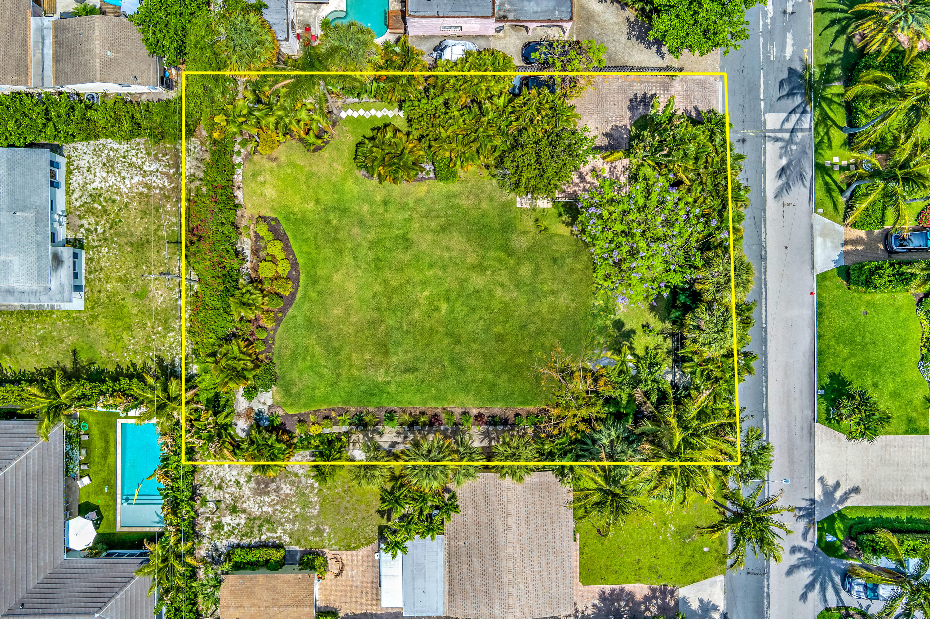 Sprawling 12,600 square foot lot on one of the most desirable streets in coastal West Palm Beach. Measuring roughly 100ft x 126ft, this opportunity should not be missed DISCLAIMER: The written and verbal information provided including but not limited to prices, measurements, square footages, lot sizes, calculations and statistics have been obtained and conveyed from third parties such as the applicable Multiple Listing Service, public records as well as other sources. All information including that produced by the Sellers or Listing Company are subject to errors, omissions or changes without notice and should be independently verified by any prospect for the purchase of a Property. The Sellers and Listing Company expressly disclaim any warranty or representation regarding all information. Prospective purchasers' use of this or any written and verbal information is acknowledgement of this disclaimer and that Prospects shall perform their own due diligence. Prospective purchasers shall not rely on any written or verbal information provided when entering a contract for sale and purchase. Some affiliations may not be applicable to certain geographic areas. Copyright 2023 Listing Company. All Rights Reserved.