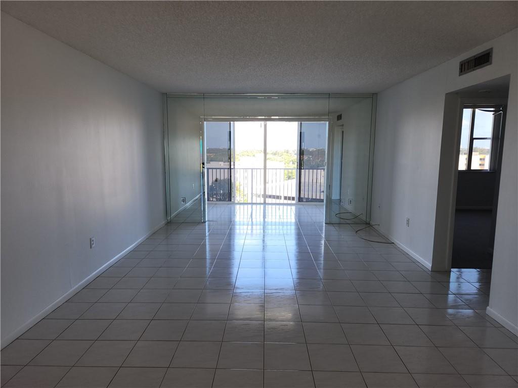 HILLCREST - Residential