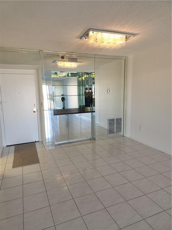 HILLCREST - Residential