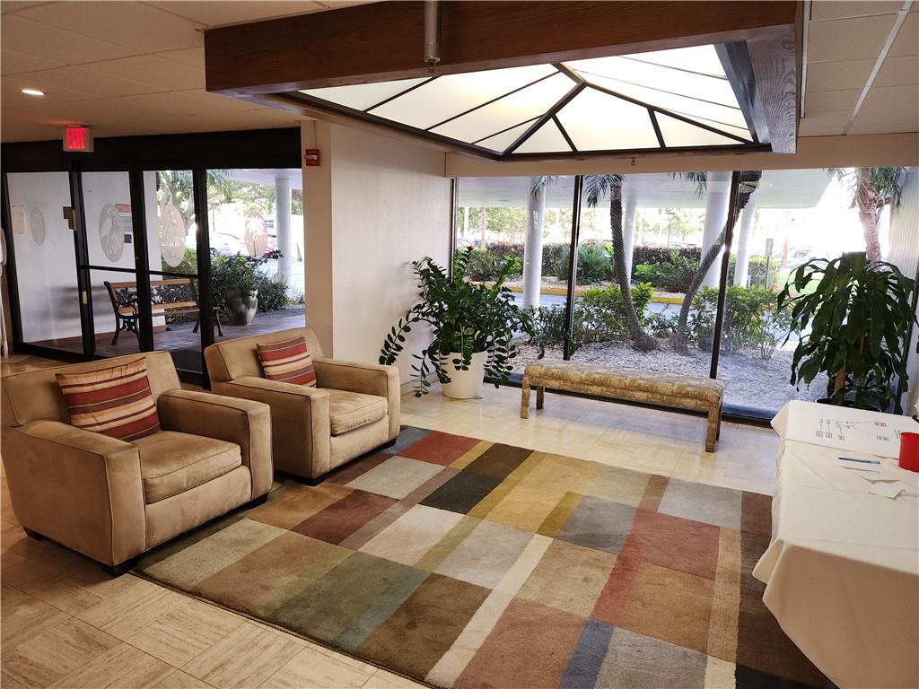 HILLCREST - Residential