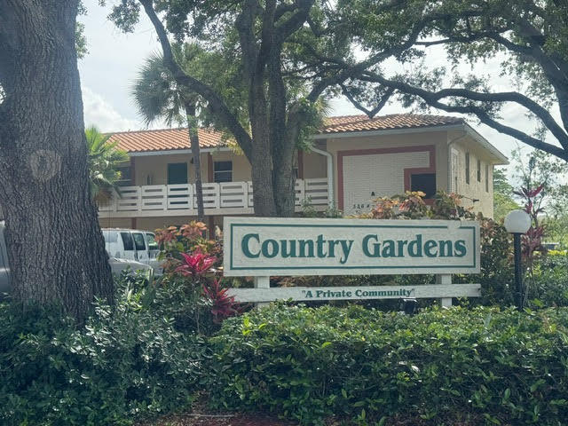 COUNTRY GARDENS CONDO - Residential