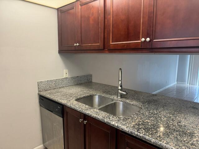 COUNTRY GARDENS CONDO - Residential