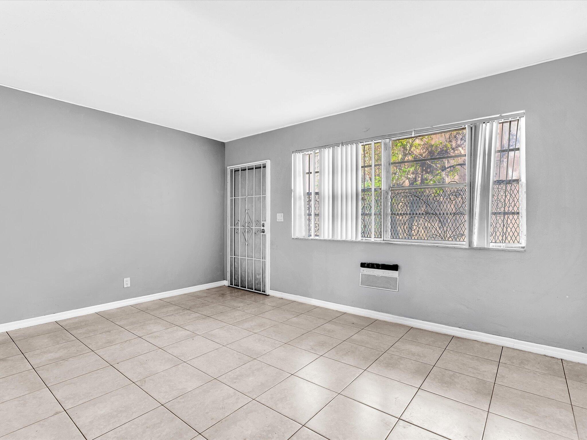 TOWN COLONY CONDO - Residential