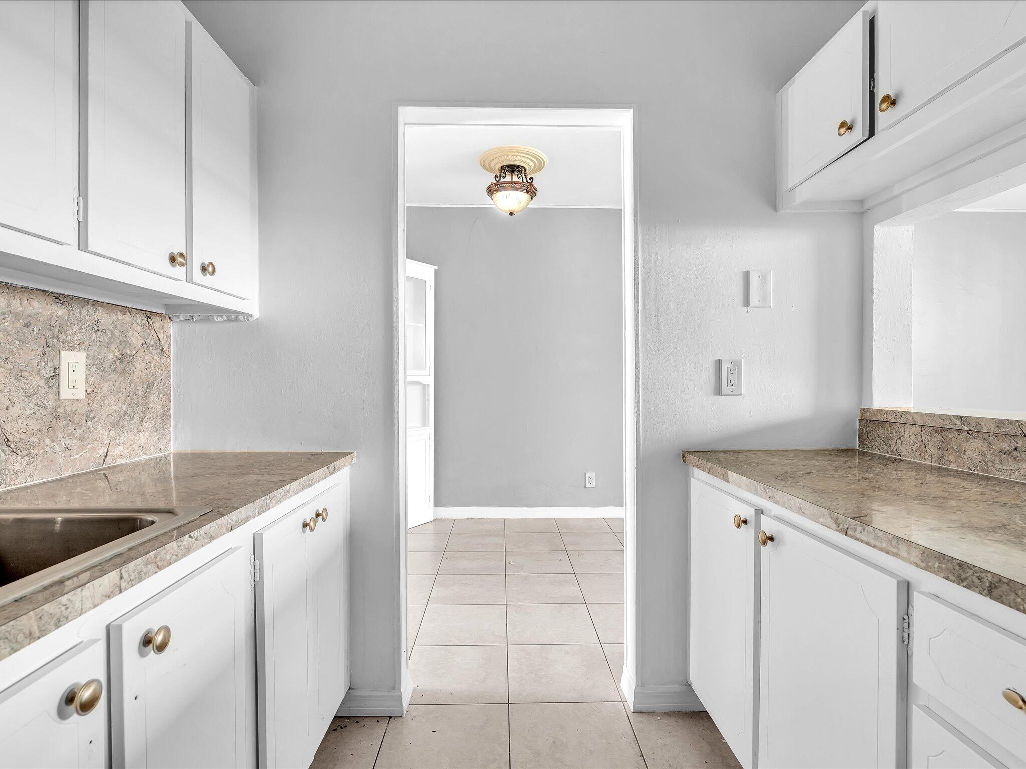 TOWN COLONY CONDO - Residential