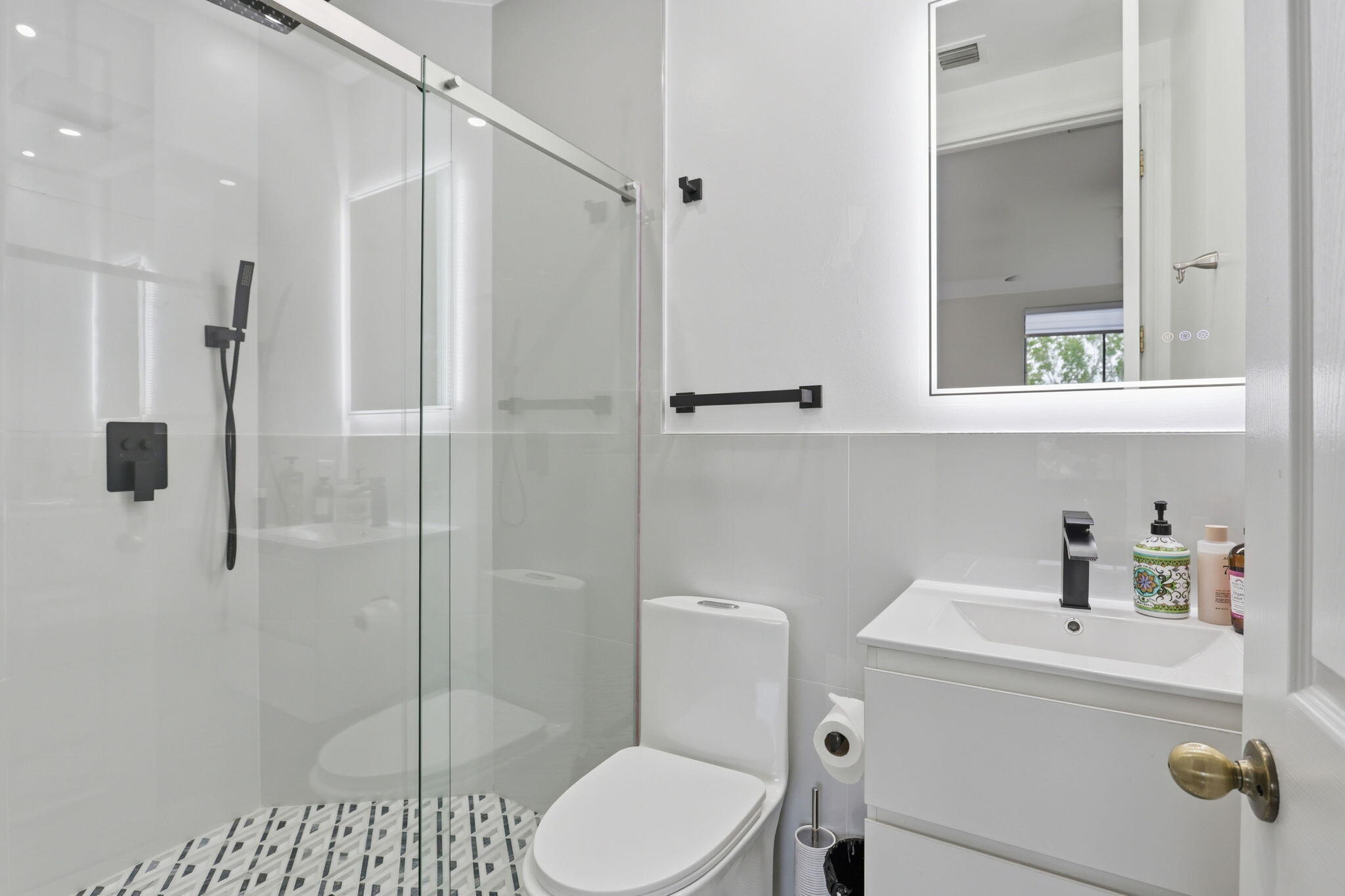 HARBOUR LAKES ESTATES - Residential