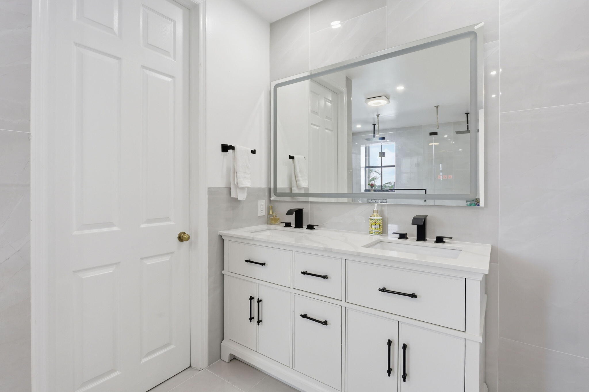 HARBOUR LAKES ESTATES - Residential