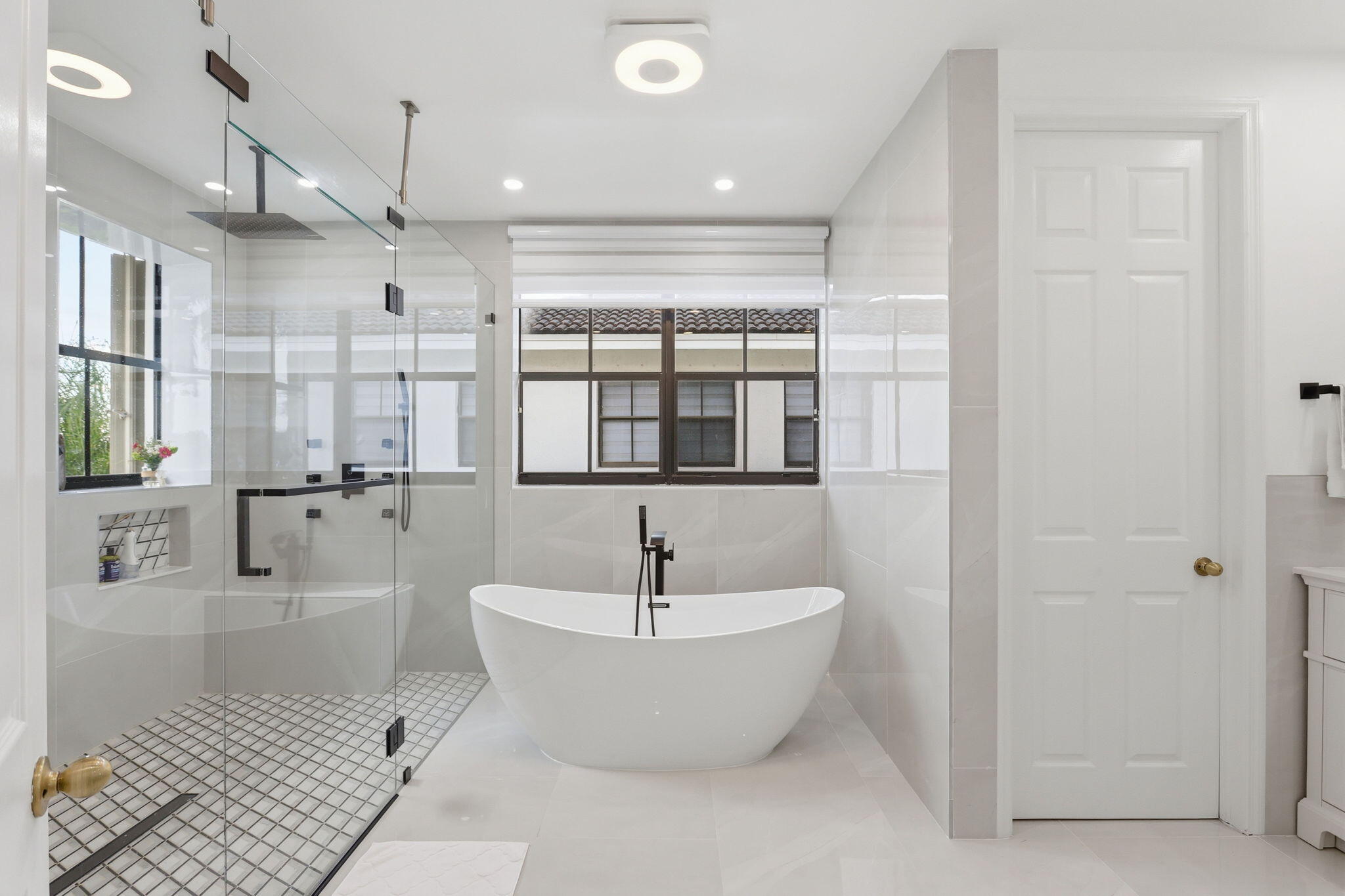 HARBOUR LAKES ESTATES - Residential