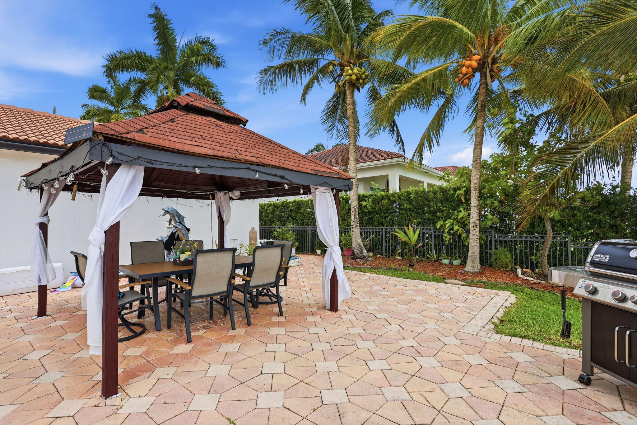 HARBOUR LAKES ESTATES - Residential