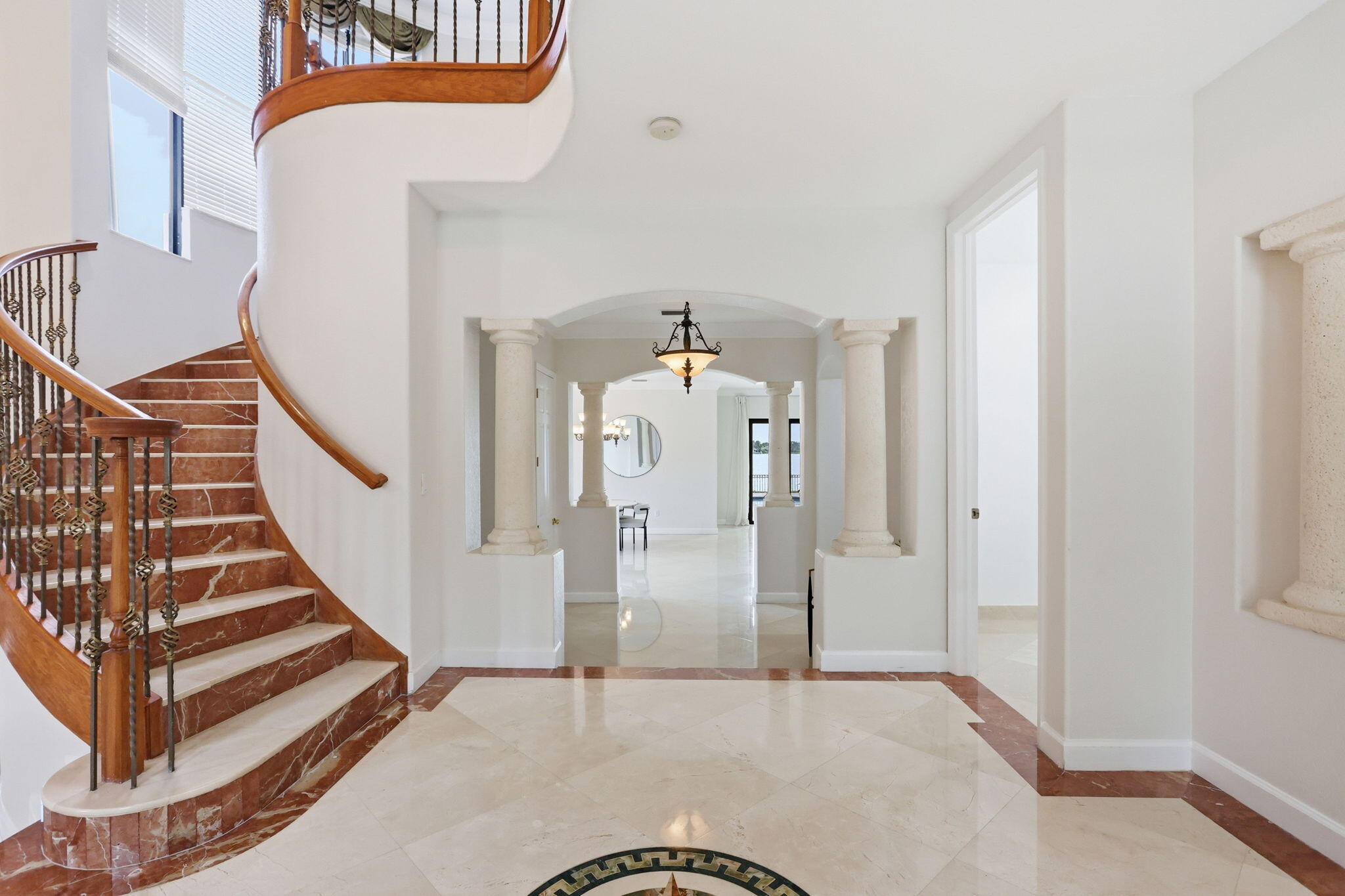 HARBOUR LAKES ESTATES - Residential