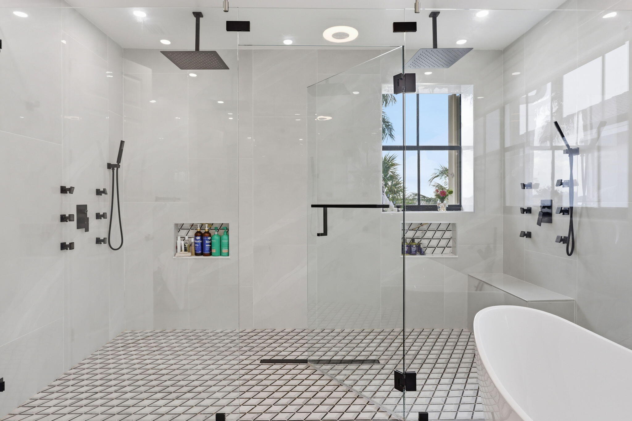 HARBOUR LAKES ESTATES - Residential