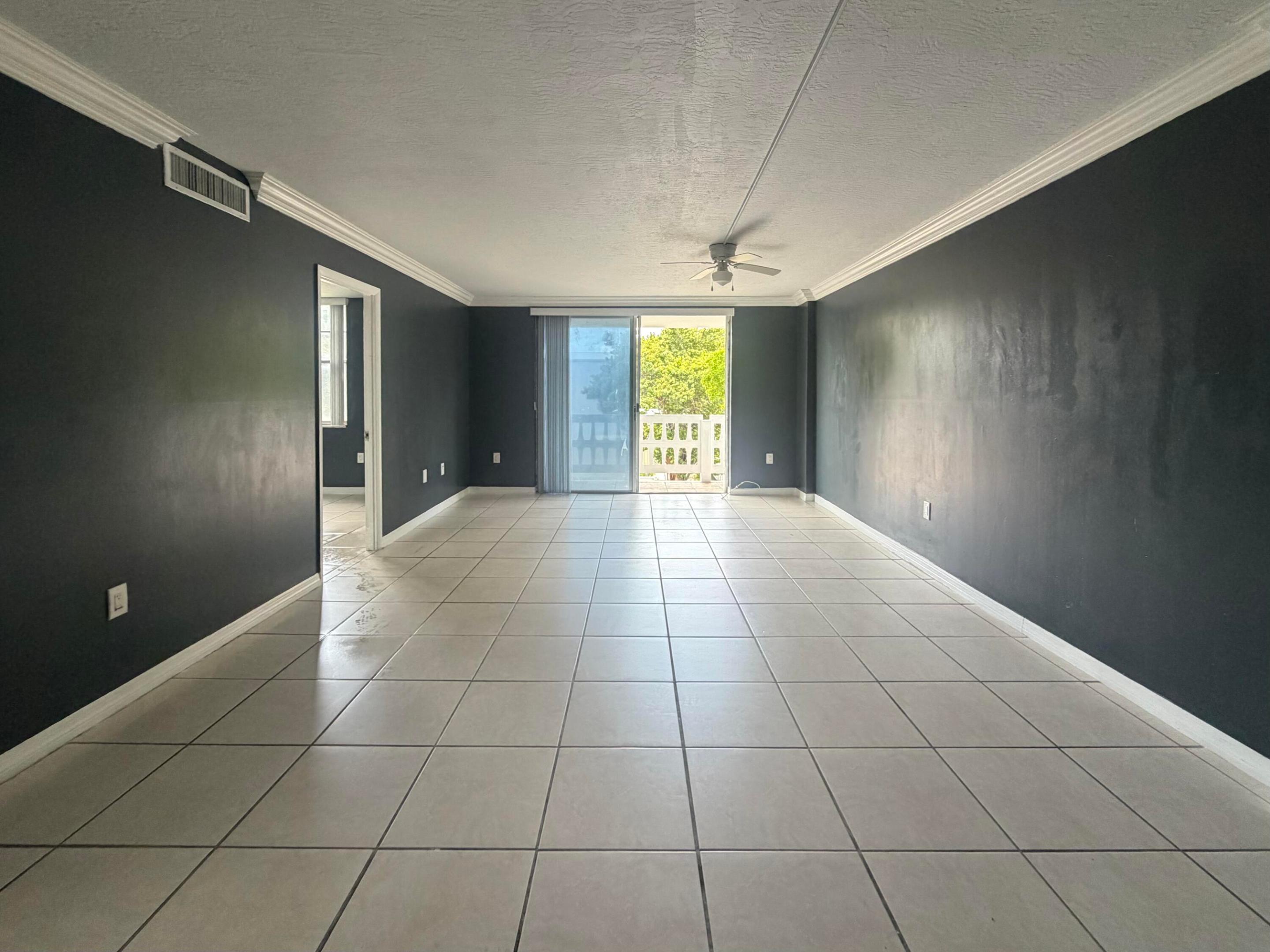 PARKWAY TOWERS BLDG 1 CONDO - Residential