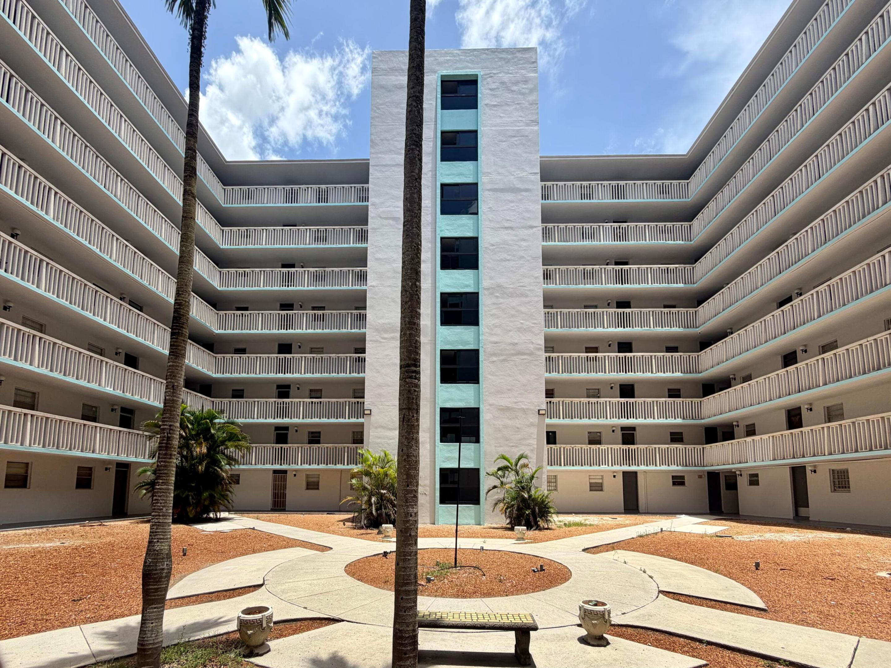 PARKWAY TOWERS BLDG 1 CONDO - Residential