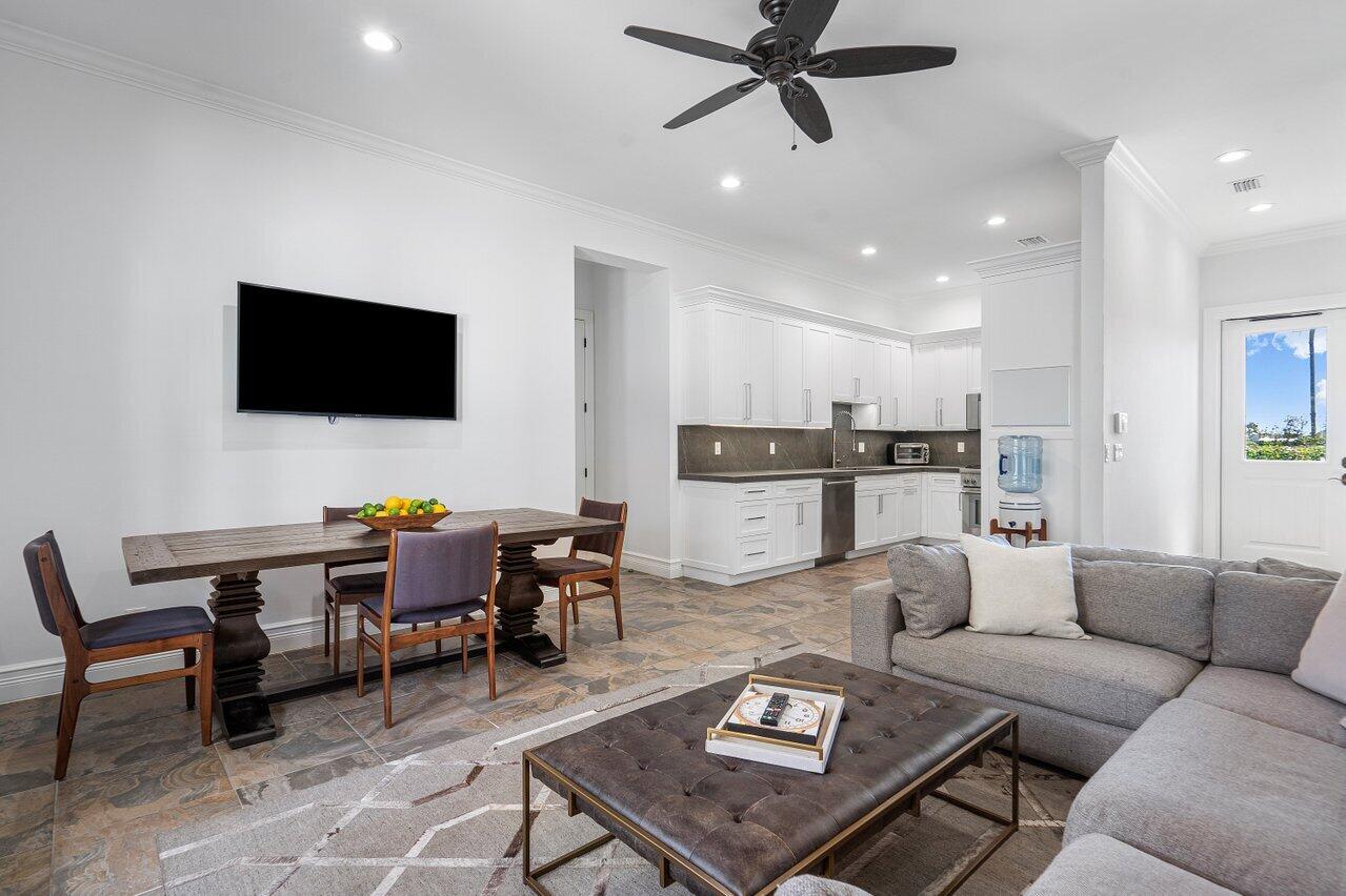 PALM BEACH POINT - Residential