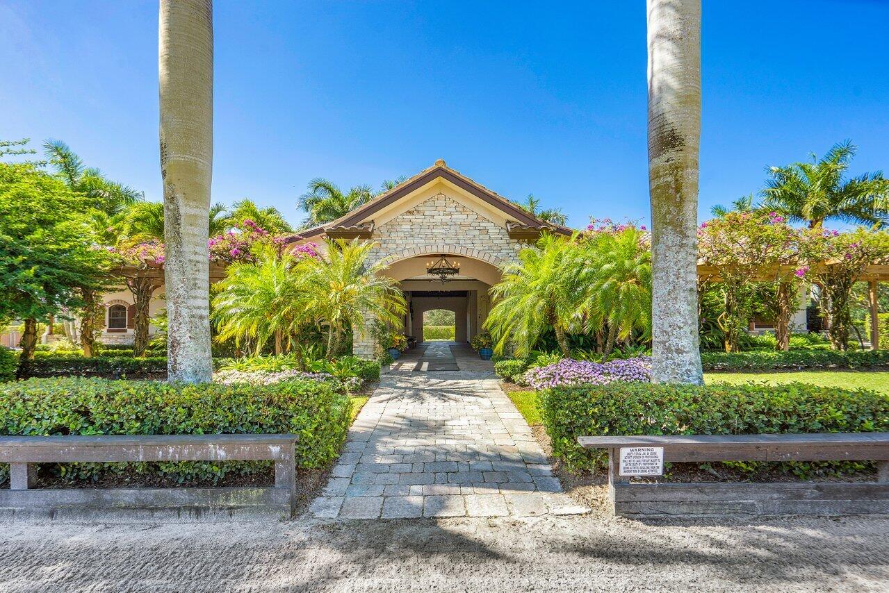 PALM BEACH POINT - Residential