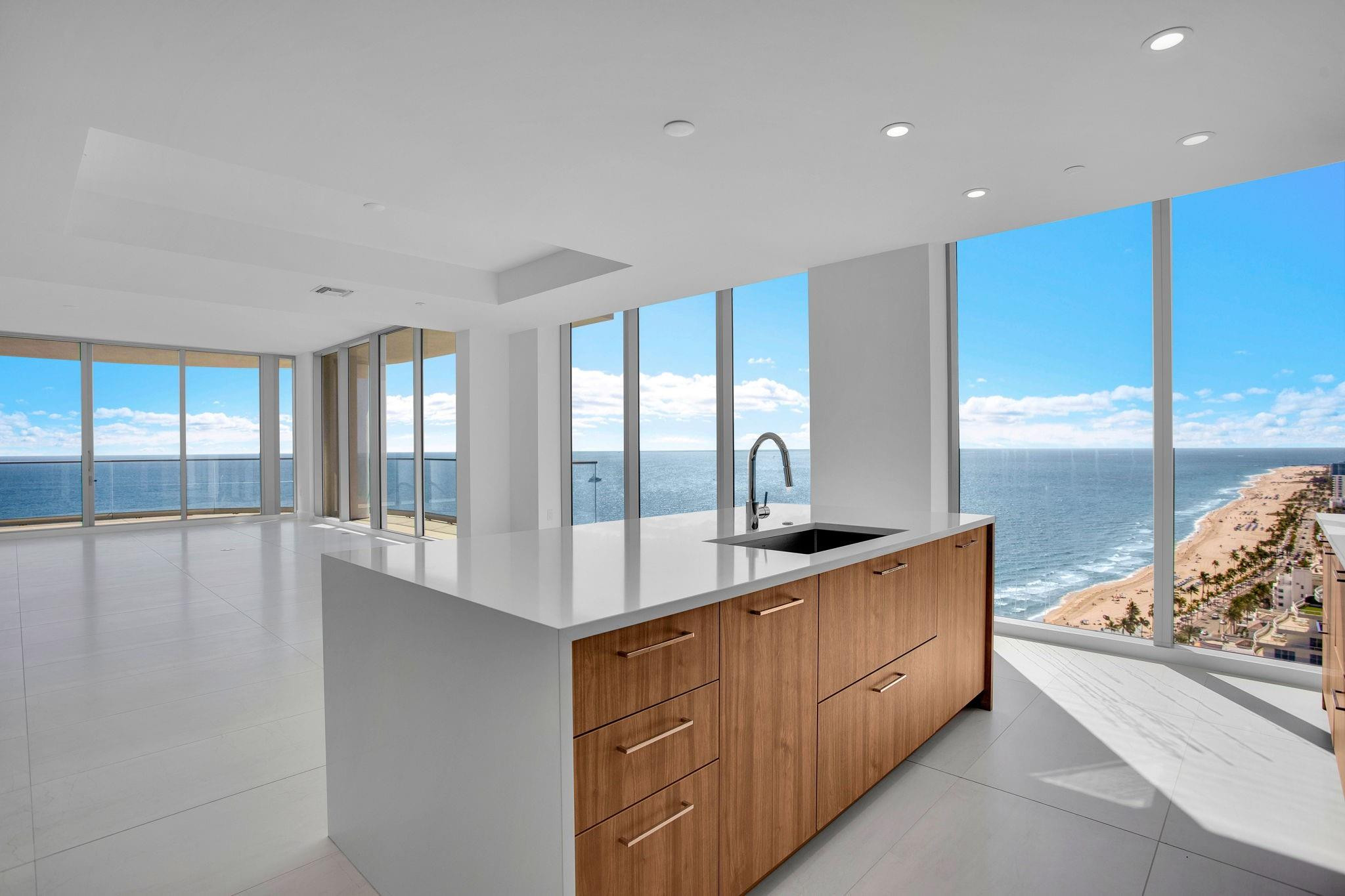 SELENE OCEANFRONT RESIDEN - Residential