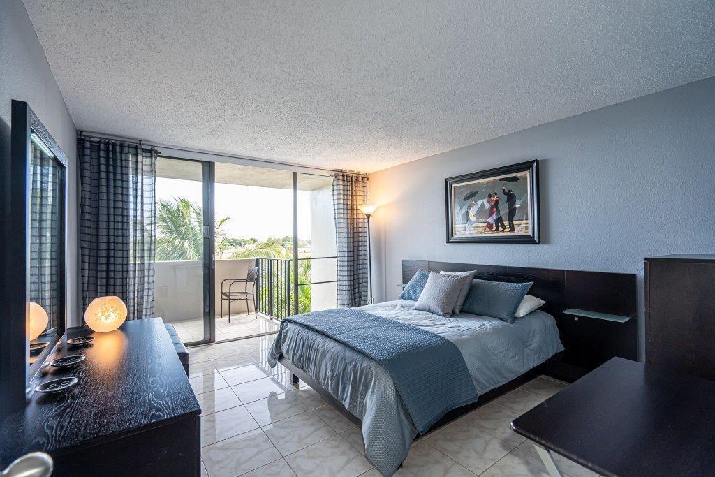 LAKESHORE CLUB CONDO - Residential Lease