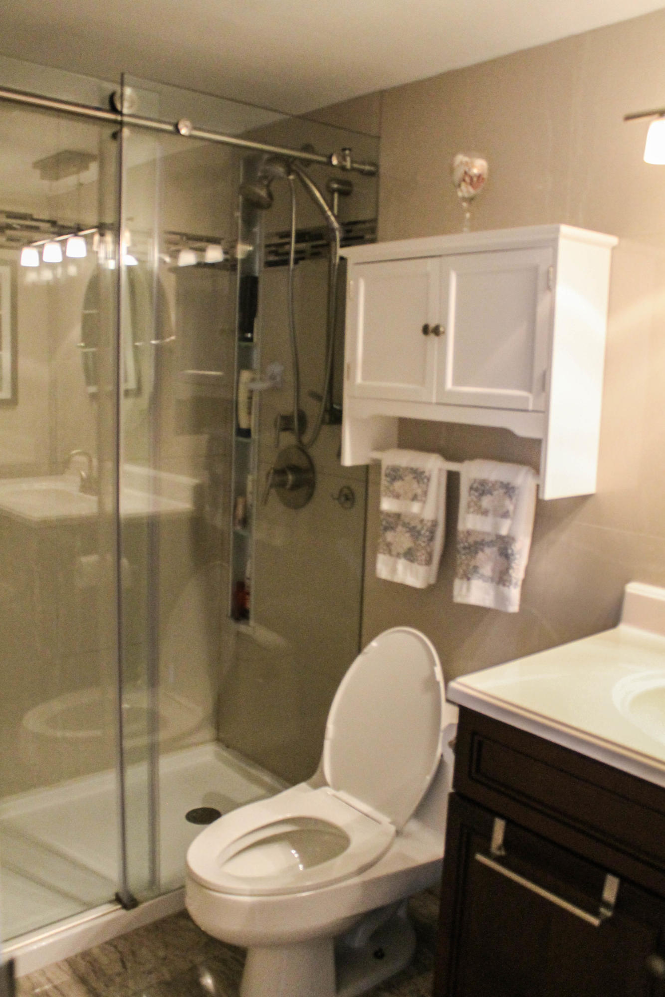 LAKESHORE CLUB CONDO - Residential Lease