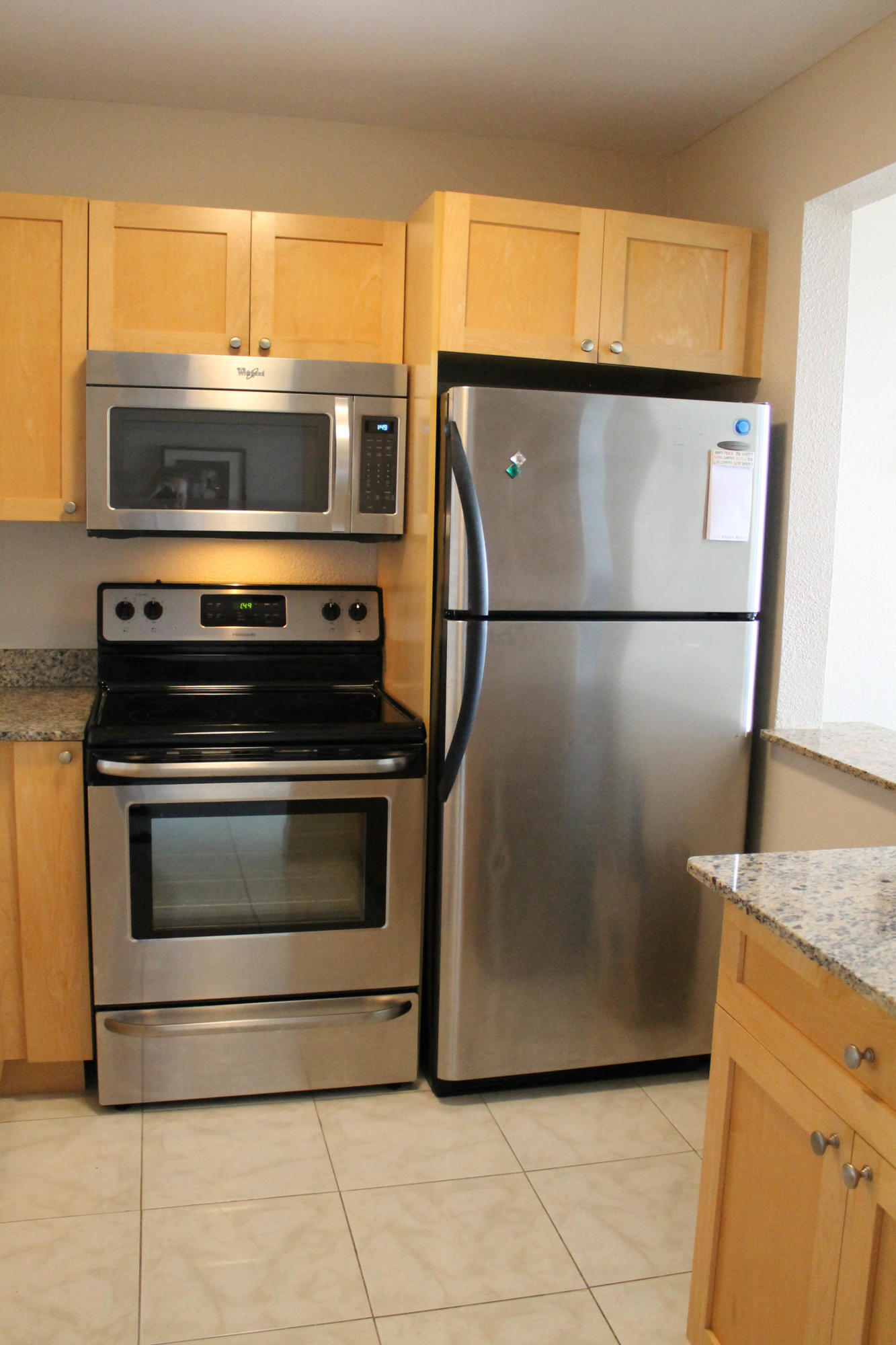 LAKESHORE CLUB CONDO - Residential Lease