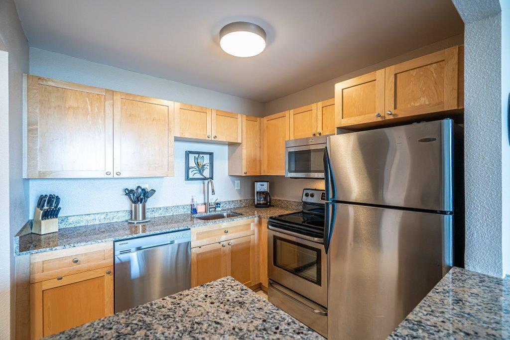 LAKESHORE CLUB CONDO - Residential Lease