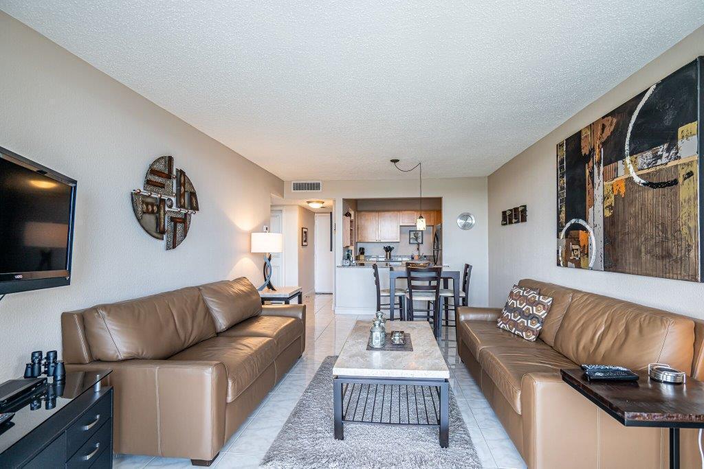 LAKESHORE CLUB CONDO - Residential Lease