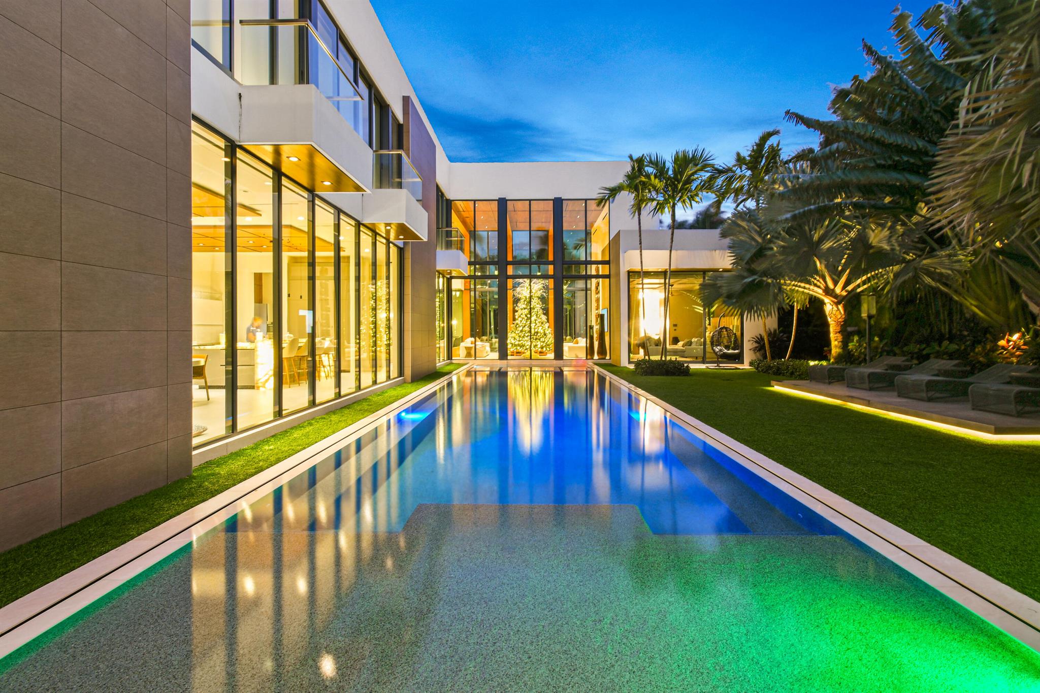ADMIRALS COVE - Residential