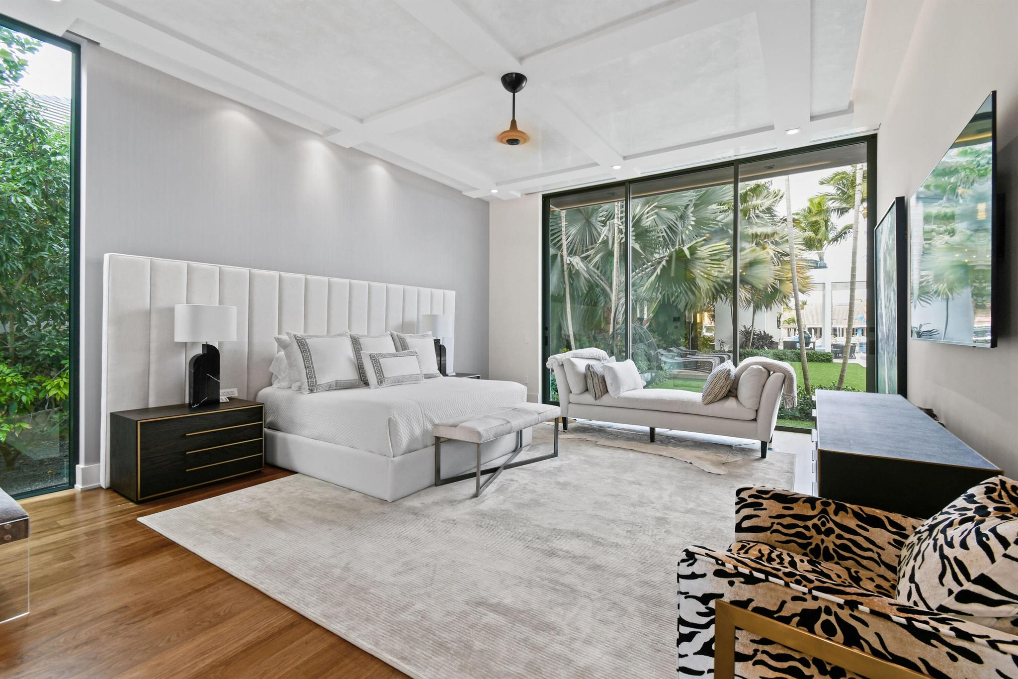 ADMIRALS COVE - Residential