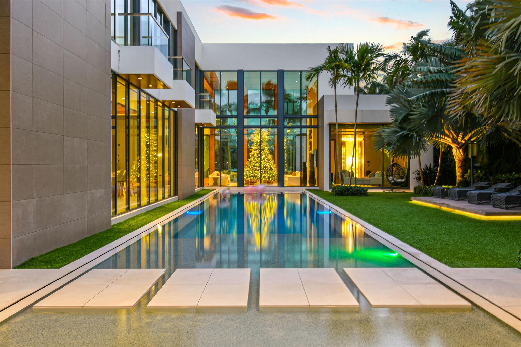 ADMIRALS COVE - Residential