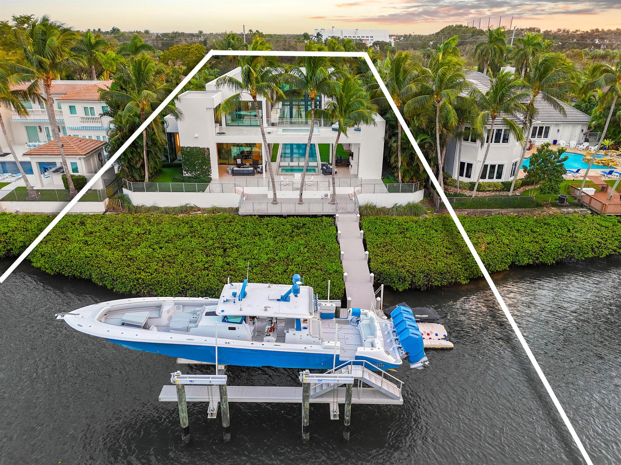 ADMIRALS COVE - Residential