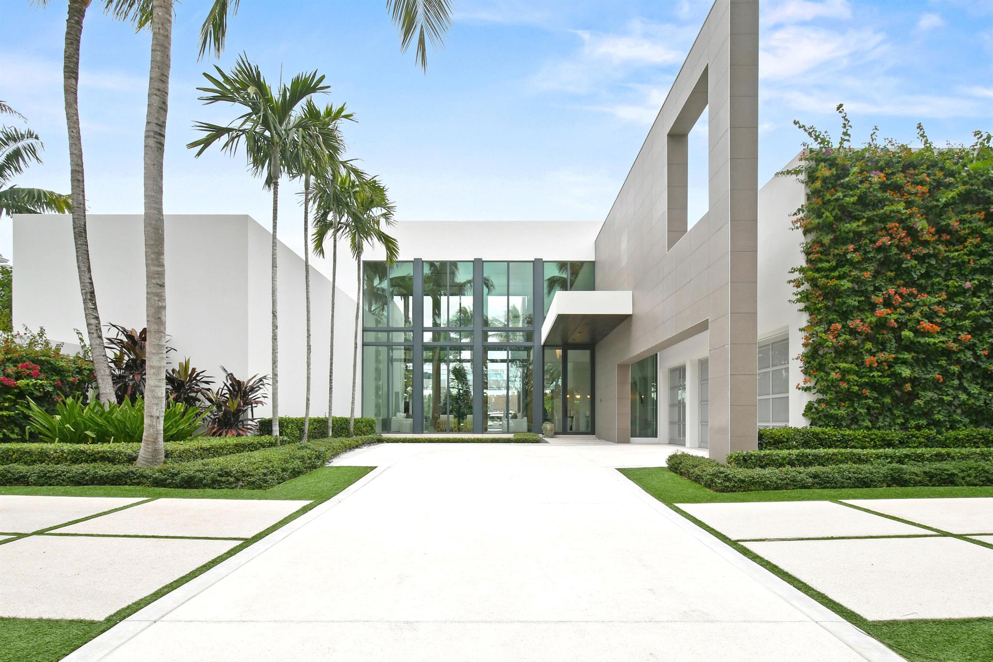 ADMIRALS COVE - Residential