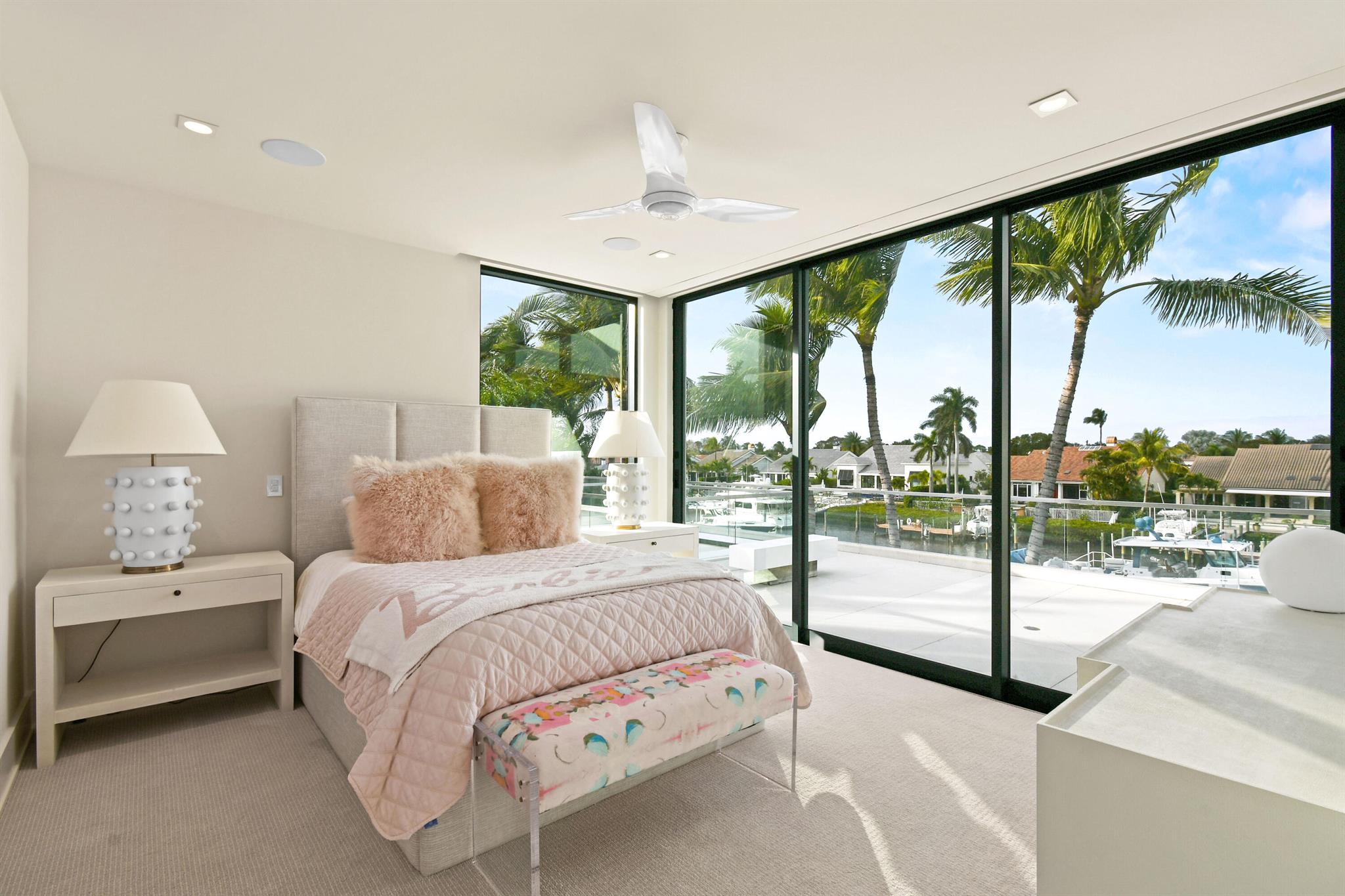 ADMIRALS COVE - Residential