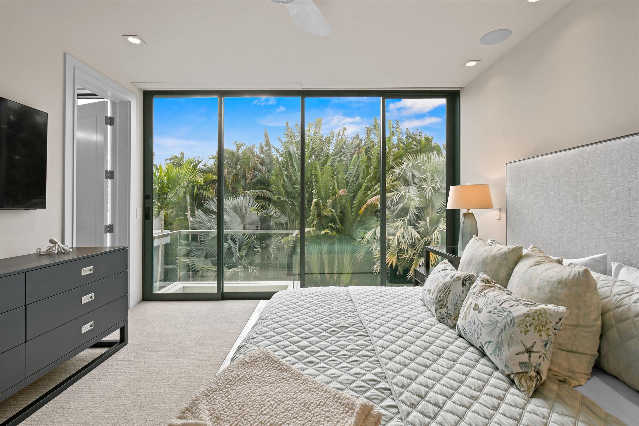 ADMIRALS COVE - Residential