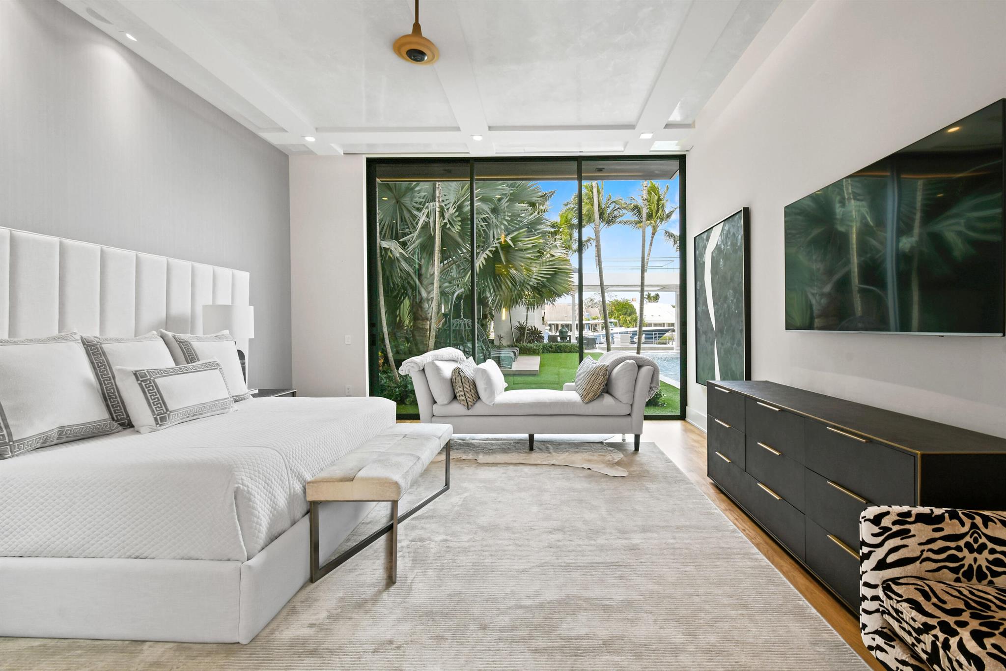 ADMIRALS COVE - Residential