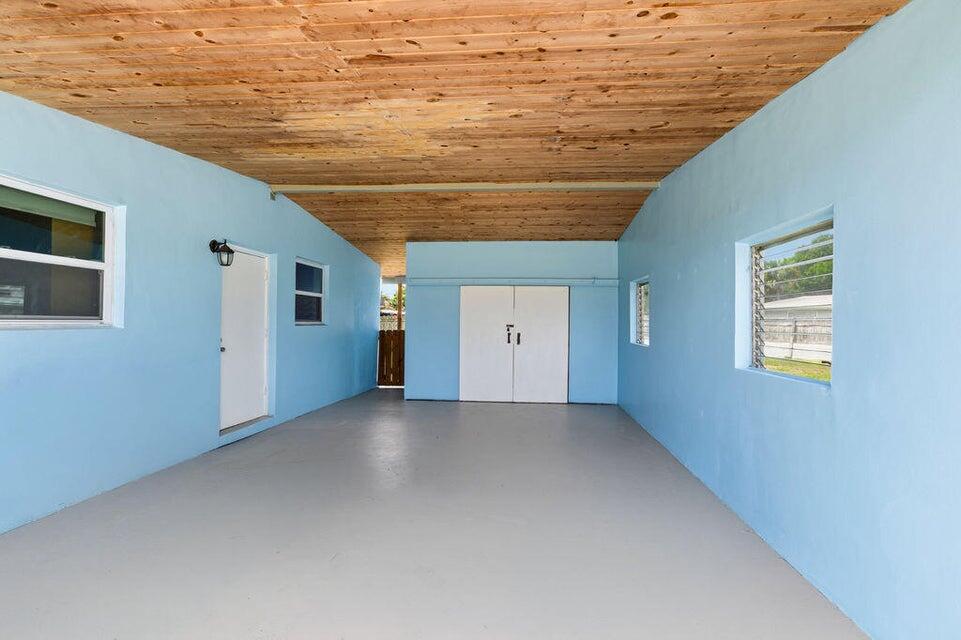 RIVER PARK UNIT 5 - Residential Lease