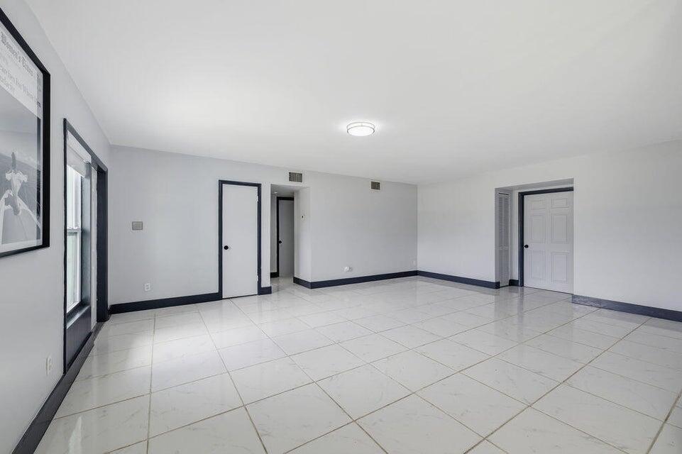 RIVER PARK UNIT 5 - Residential Lease
