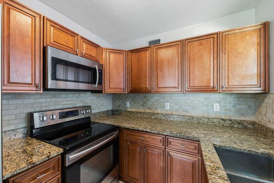 RIVER PARK UNIT 5 - Residential Lease