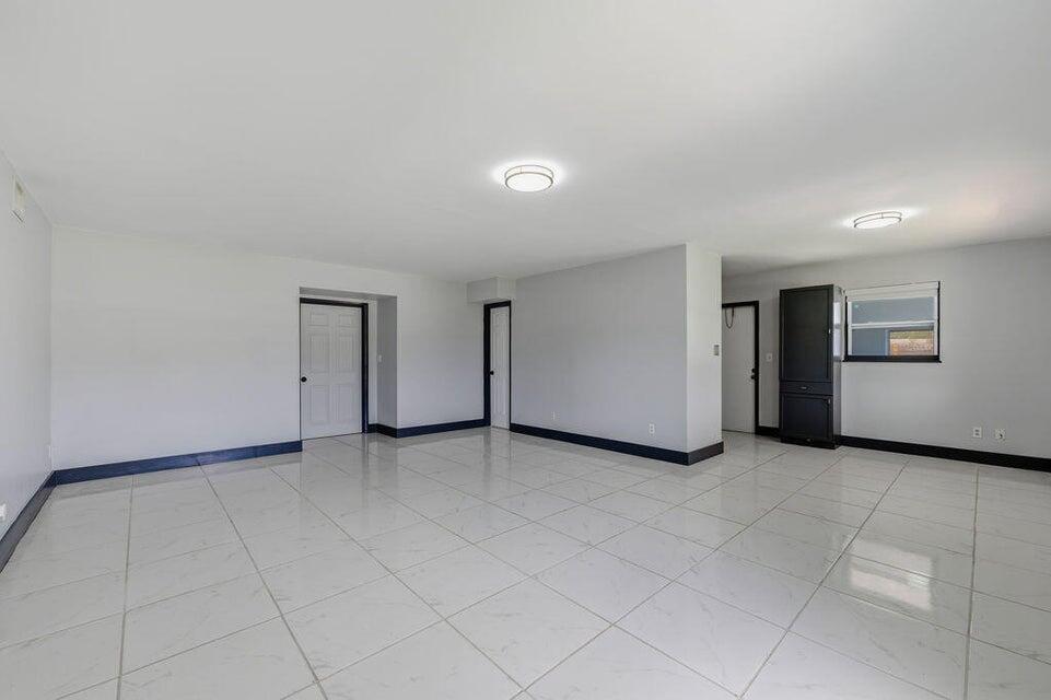 RIVER PARK UNIT 5 - Residential Lease