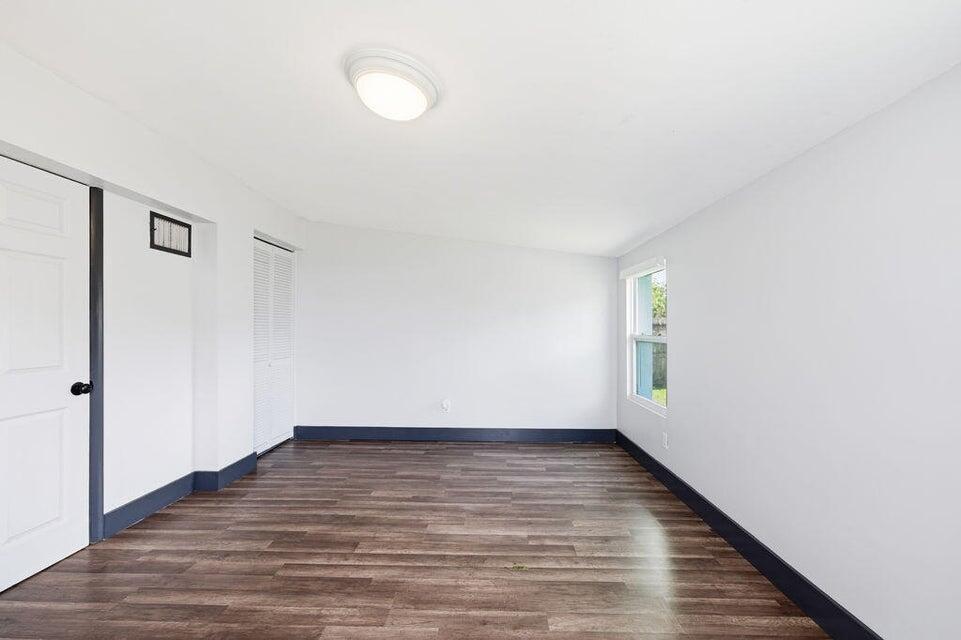 RIVER PARK UNIT 5 - Residential Lease